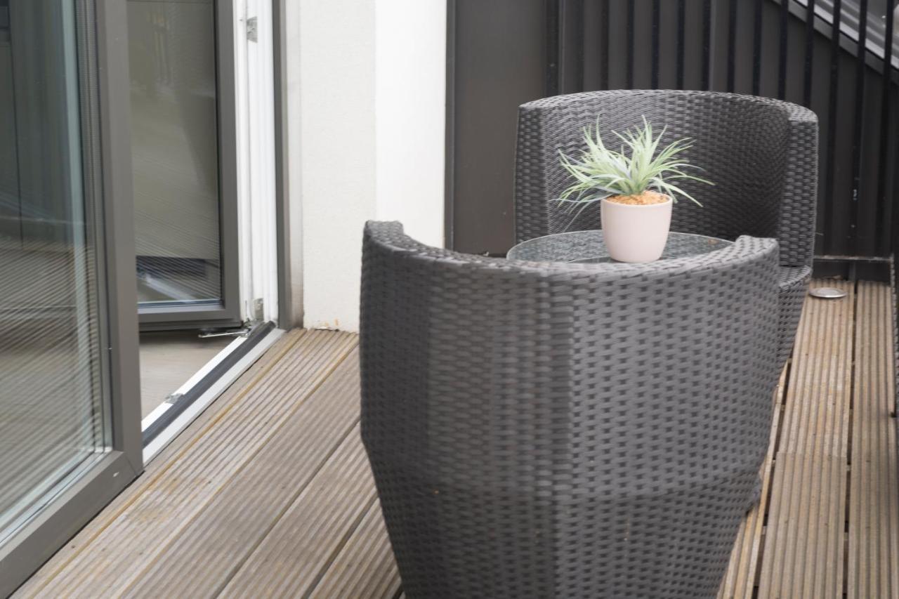 Premier 3 Bed Lux Apartment - Sleeps 8 Лондон Екстериор снимка